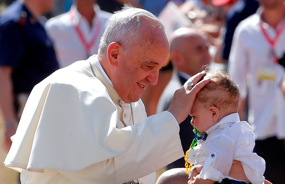 pape-francois-avec-un-bebe_article_large.jpg