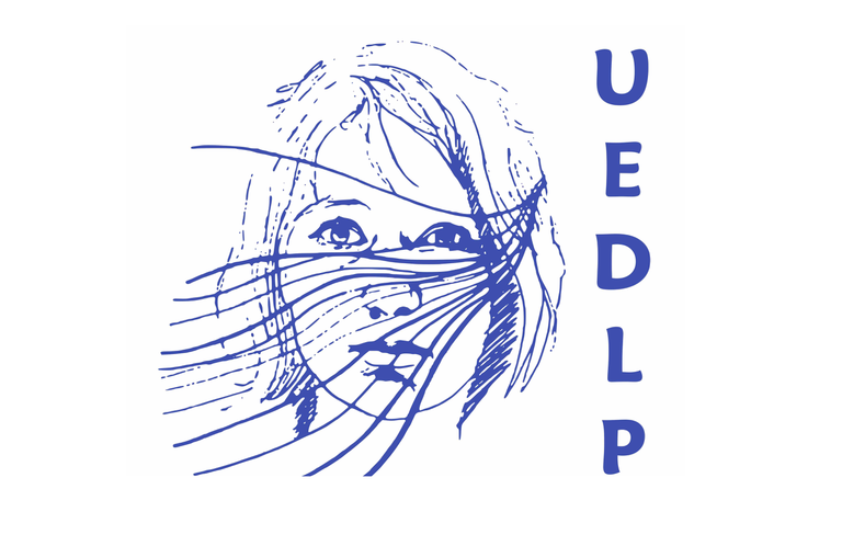 Un-enfant-dans-la-prière.png