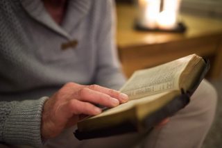 Meditation-avec-la-Parole-de-Dieu.jpg