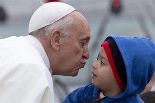 PC_130724_xr19i_pape-baiser-enfant_sn635.jpg