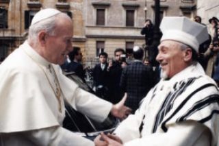 Pape-Jean-Paul-II-et-le-Grand-Rabbin-Toaff.jpg
