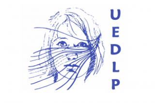 Un-enfant-dans-la-prière.png
