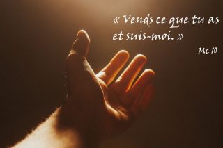 Vends-ce-que-tu-as-et-suis-moi.jpg