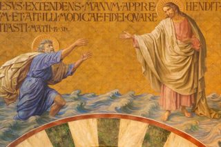 jesus-marche-sur-les-eaux-avec-Pierre.jpg