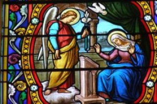 ob_4f290e_annonciation-vitrail-eglise.jpg