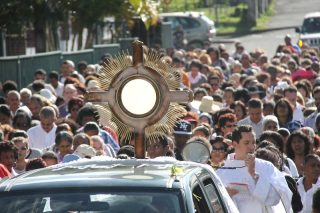 st-sacrement-procession.jpg